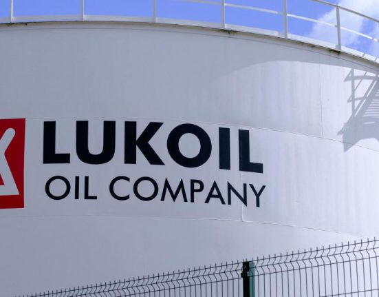 Bogdan Ivan Trei companii vor sa cumpere activele Lukoil in Romania