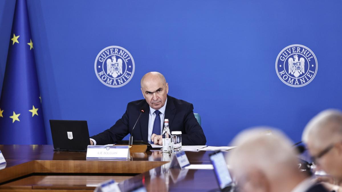 Bolojan isi contrazice ministrul Pensia cu salariul interzisa doar pentru speciali