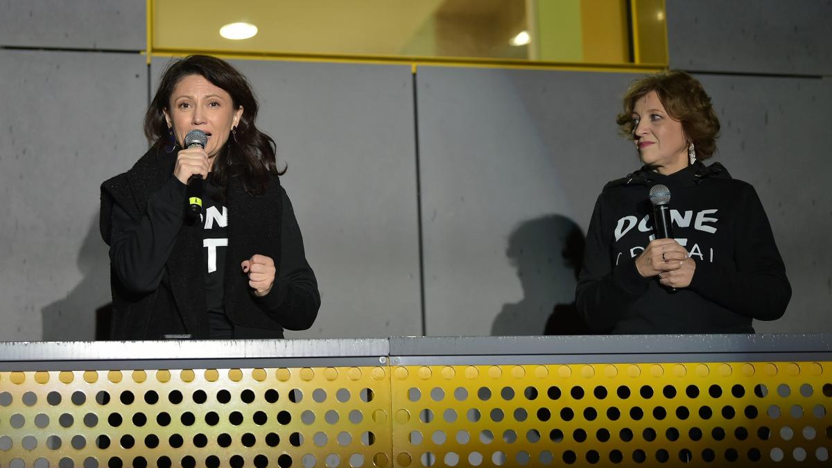 Carmen Uscatu Supusa presiunilor de a nu vorbi in public