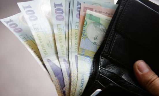 Cumulul pensiei cu salariul interzis pentru profesori si medici
