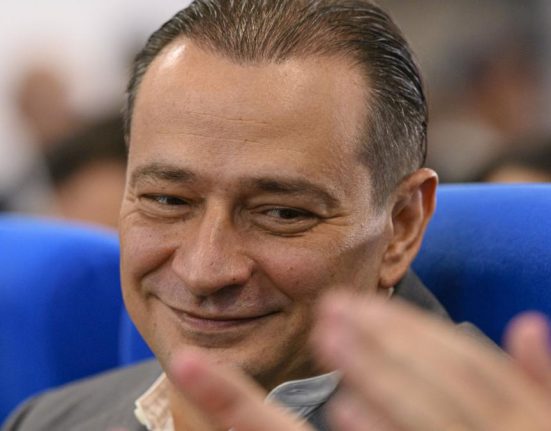 De ce este mica sigla PSD pe panourile lui Baluta