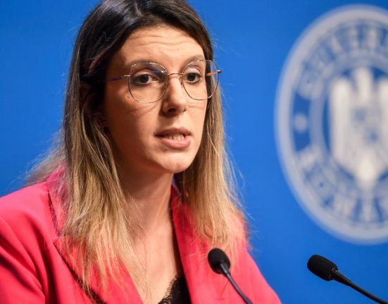 Diana Buzoianu il sustine pe Ionut Mosteanu in scandalul CV ului