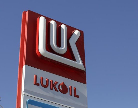 Dogioiu despre activele Lukoil Romania solidara in aplicarea sanctiunilor