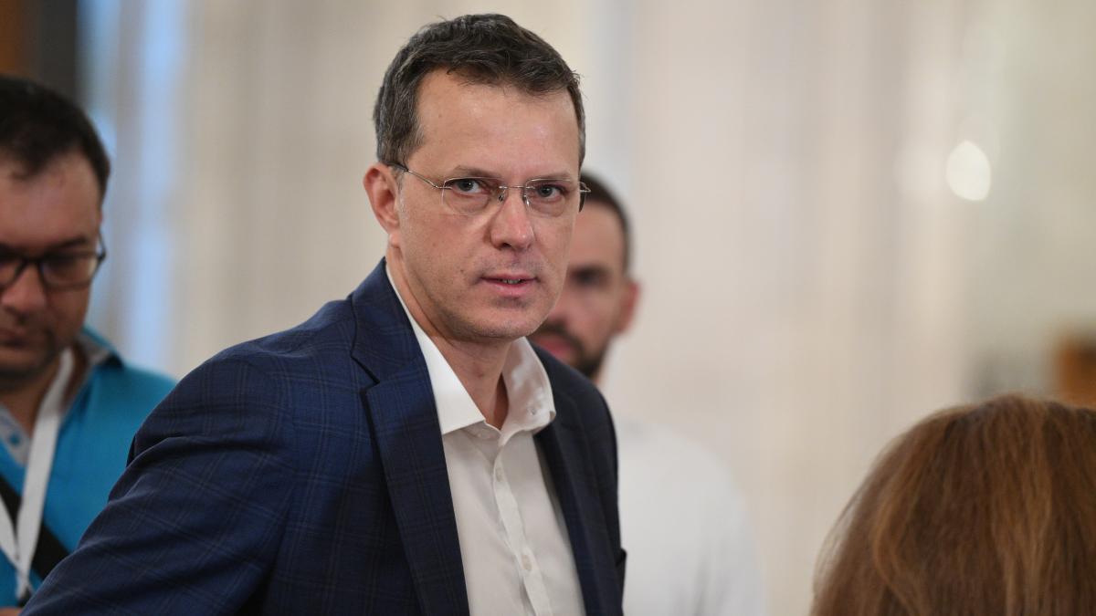 Ionut Mostean Romania platestemai mult dobanzi decat aparare