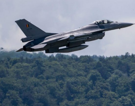 MApN a semnatt contractul pentru 18 aeronave F 16