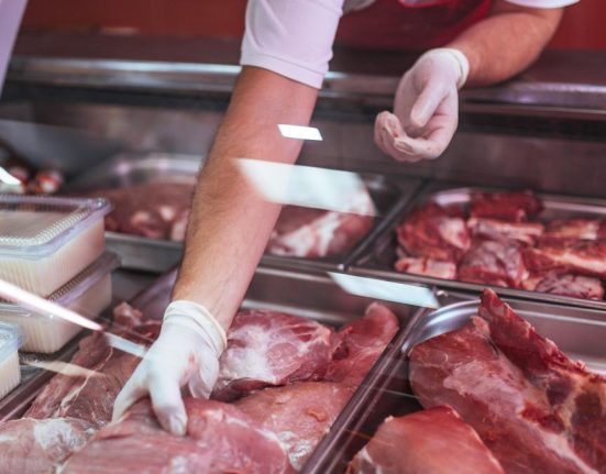 Ministrul Agriculturii vrea controlul loturilor de carne de porc