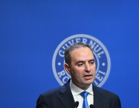 Ministrul Alexandru Nazare condamna afirmatiile lui Grindeanu despre salariul minim