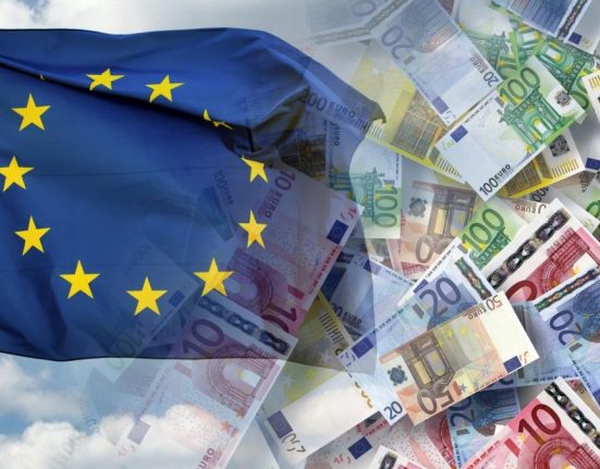 Miscarea sindicatelor daca Guvernul opreste salariul minim Romania pierde banii europeni