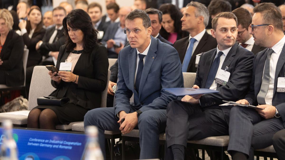 Mosteanu isi publica diploma de licenta universitatea neaga studiile