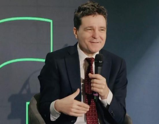 Nicuor Dan despre consilierul cu inteligenta artificiala Folosesc AI ul de la Google