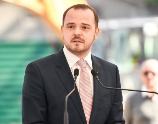 Rogobete despre ancheta privind certificatul false Au fost sigilate birourile din Ministerul Sanatatii