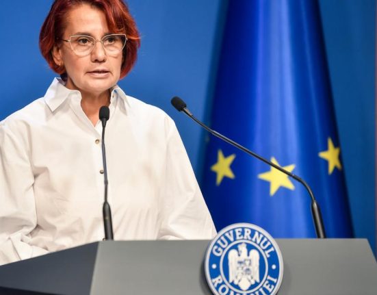 Scandalul CV ului ministrului Moteanu Dogioiu si a publicat diploma pe Facebook