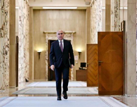 Scandalul din Coalitie amana reforma administratiei pana dupa alegeri