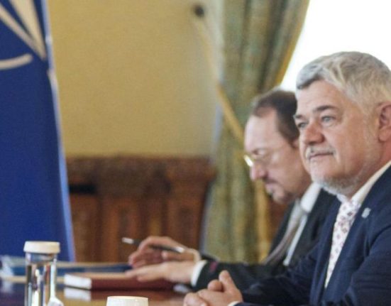 Senatorii plecati de la Soshoaca vor sa schimbe Guvernul