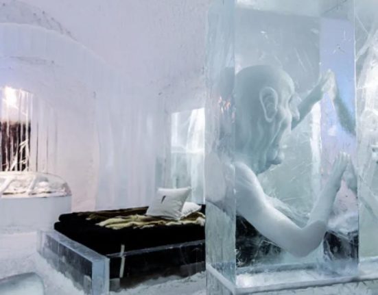 Ai dormi la minus 5 grade Celsius Hoteluri de gheata
