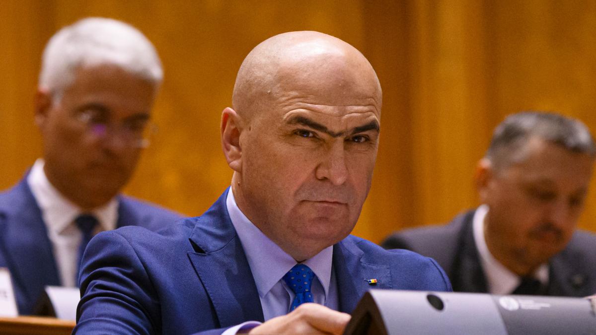 Bolojan revine în Parlament, Guvernul îşi asumă răspunderea pentru pensiile magistraţilor. 1 Bolojan revine in Parlament Guvernul isi asuma raspunderea pentru pensiile magistratilor