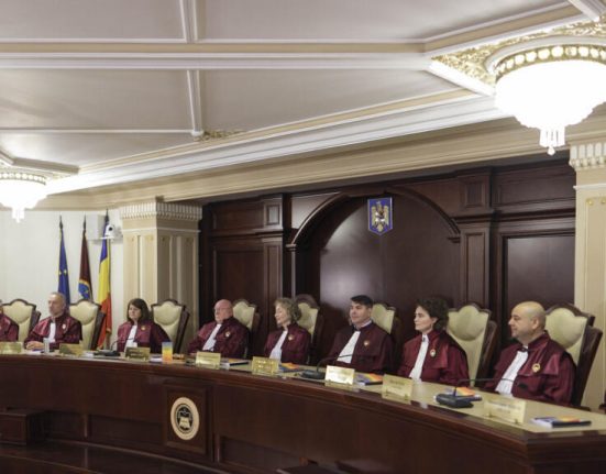 CCR amana din nou decizia privind pensiile speciale
