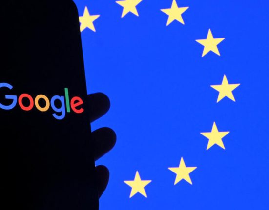 Comisia Europeana investigheaza utilizarea IA de catre Google
