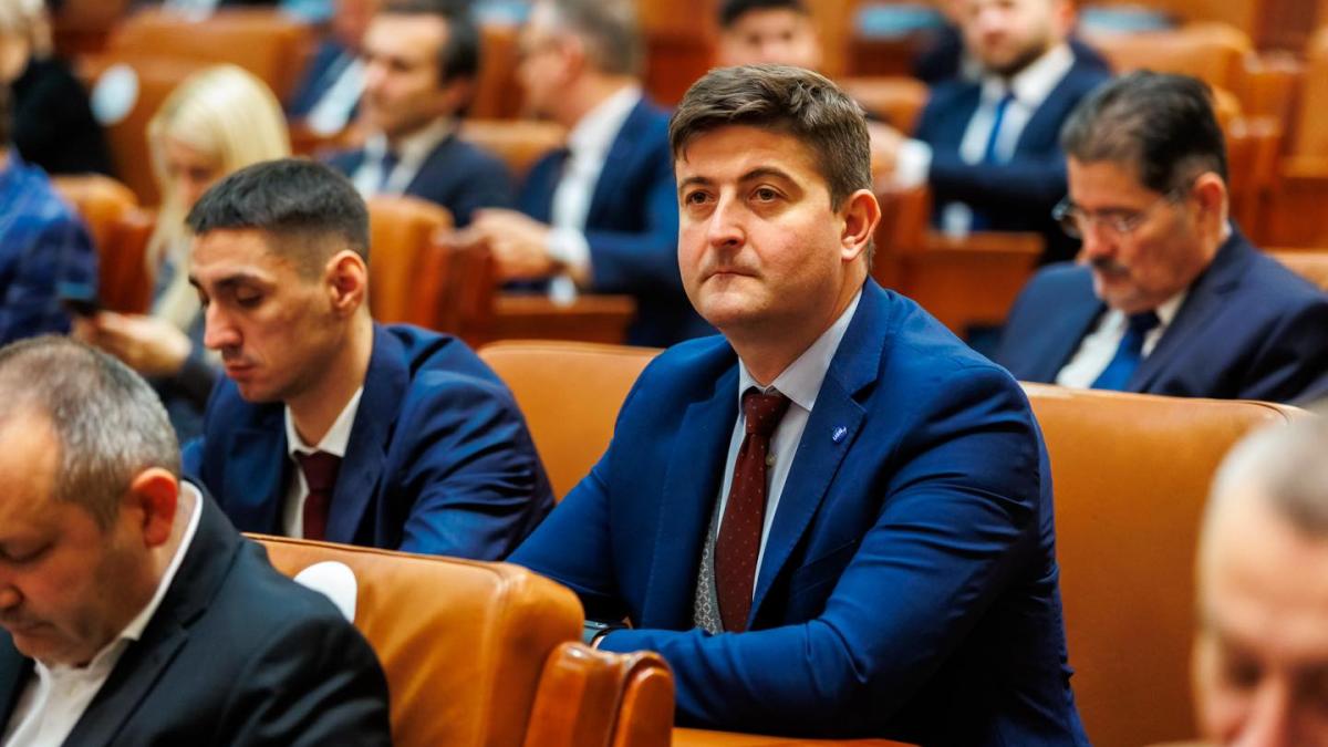 Deputatul USR Alexandru Dimitriu vrea demiterea judecatorilor PSD de la CCR