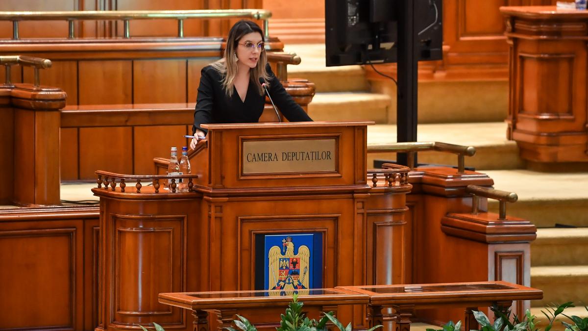 Diana Buzoianu acuza PSD de santaj privind demisia