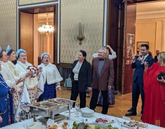 Diana Sosoaca a vizitat din nou Ambasada Rusiei de Craciun