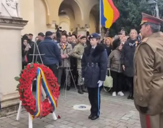 Huiduieli la Alba Iulia la solemnitatea Zilei Nationale