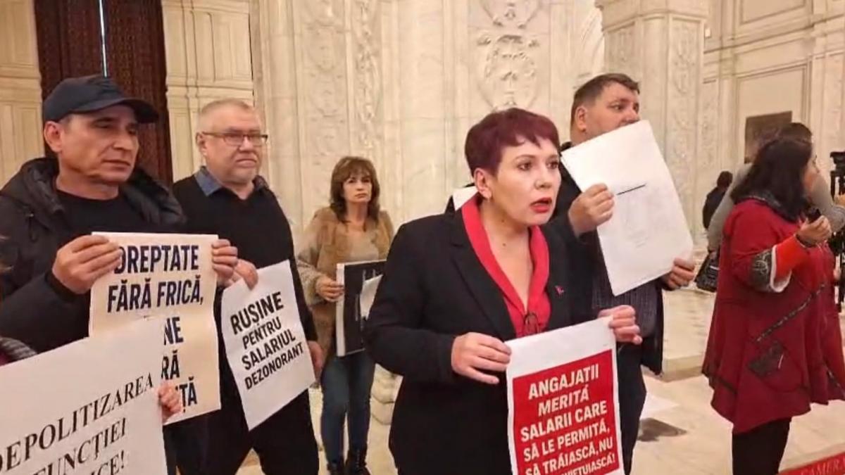 Ilie Bolojan huiduit de angajatii Parlamentului la ziua nationala