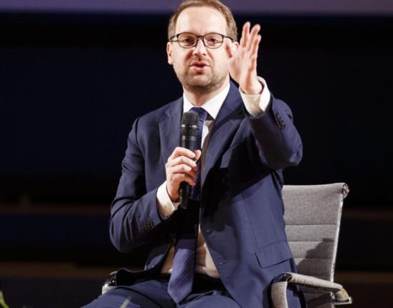 Liderul USR Dominic Fritz cere demiterea sefului DNA