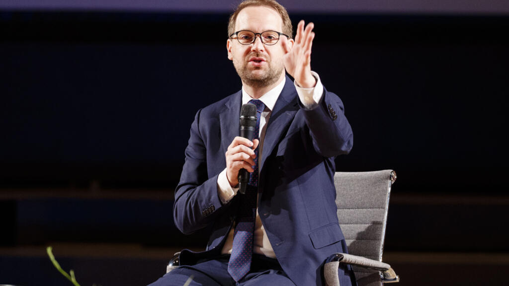 Liderul USR Dominic Fritz cere demiterea sefului DNA