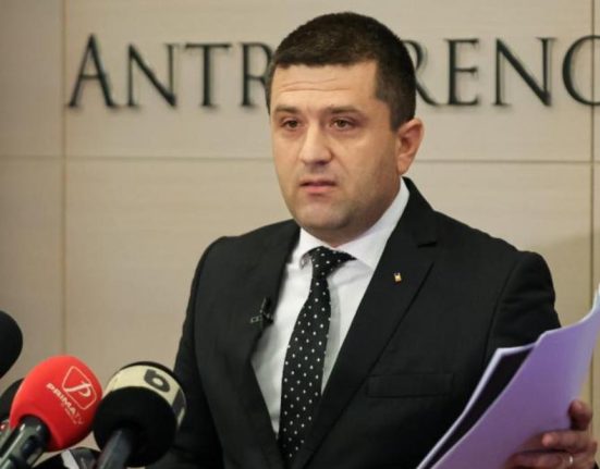Ministrul Economiei amendat cu 15000 lei pentru interimari