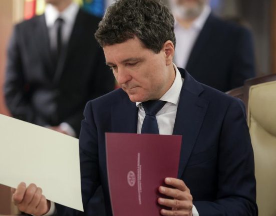 Nicuser Dan a semnat decretul de demisie a lui Ionut Mosteanului