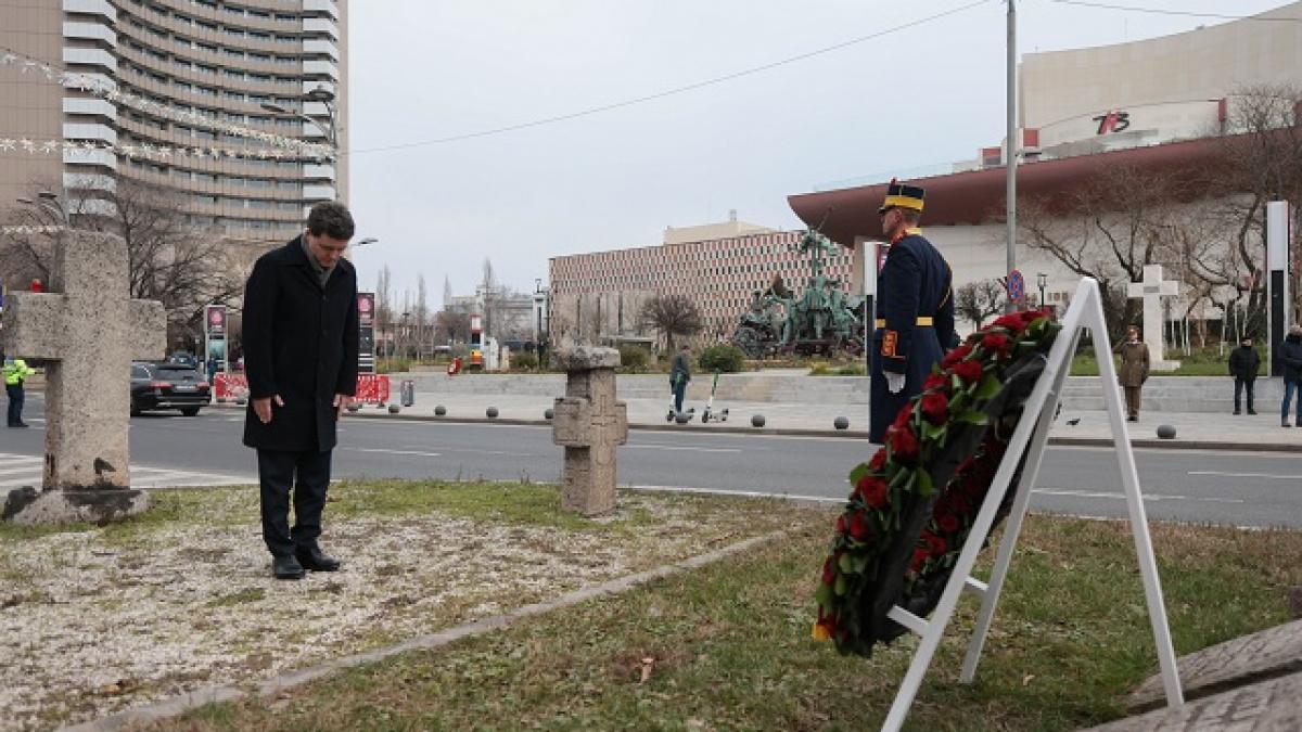 Nicusor Dan a depus flori la Monumentul Eroilor
