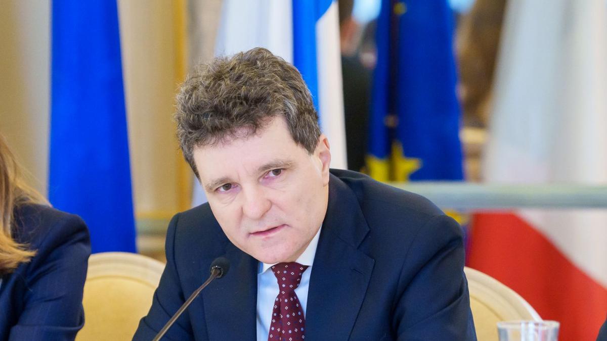 Nicușor Dan îi cere lui Ilie Bolojan să nu o demită pe ministra Diana Buzoianu 1 Nicusor Dan ii cere lui Ilie Bolojan sa nu o demita pe ministra Diana Buzoianu