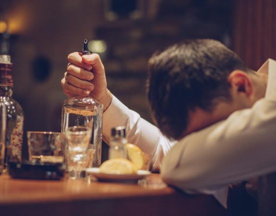 Noi accize din 1 ianuarie 2026 Impactul asupra consumului de alcool in Romania