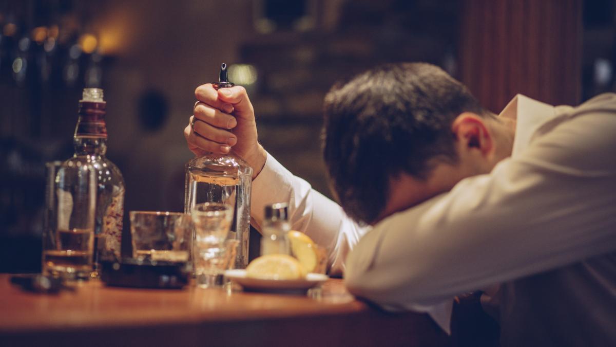 Noi accize din 1 ianuarie 2026 Impactul asupra consumului de alcool in Romania