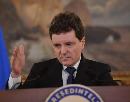 Parlamentarii plecati de la Soshoaca vor semnaturi pentru suspendarea lui Nicusor Dan
