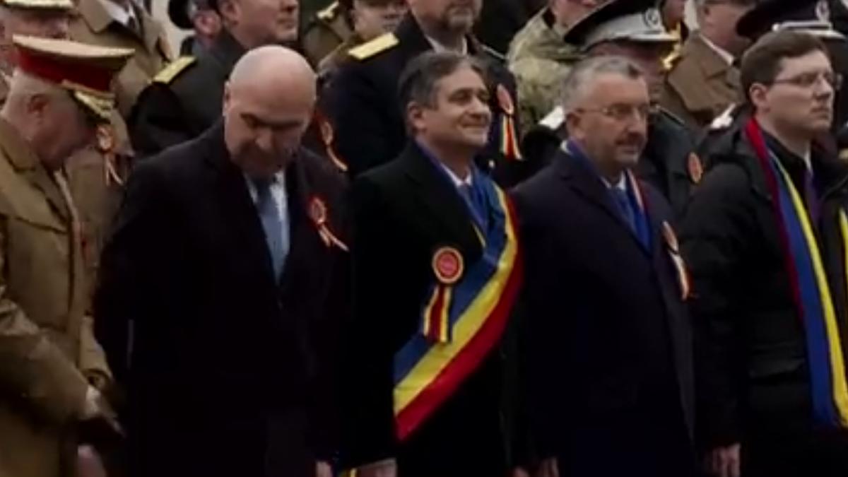 Scandal după huiduielile suveraniștilor la imn. 1 Scandal dupa huiduielile suveranistilor la imn