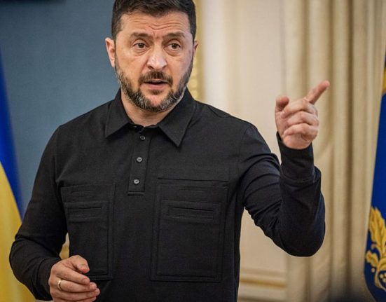 Zelenski vrea sa inlocuiasca seful Comandamentului Aerian Sudic