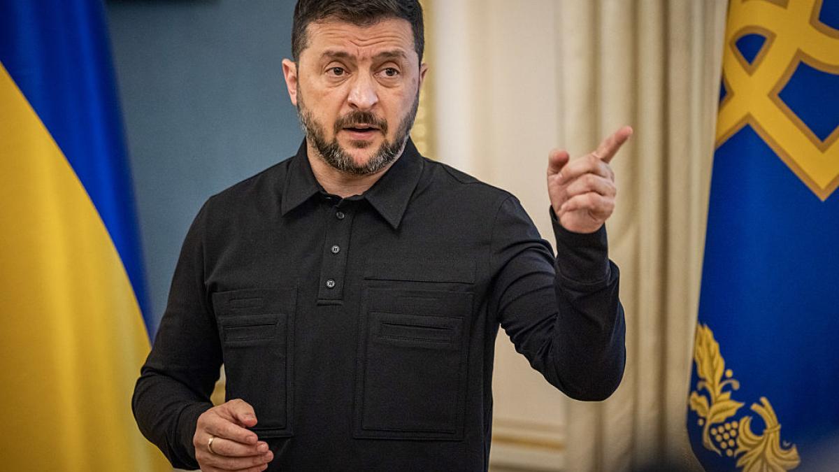 Zelenski vrea să înlocuiască șeful Comandamentului Aerian Sudic 1 Zelenski vrea sa inlocuiasca seful Comandamentului Aerian Sudic