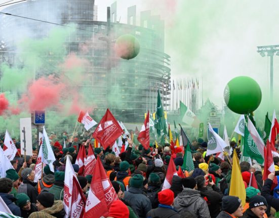 Acordul Ue Mercosur Mii de fermieri europeni au protestat la sediul Parlamentului European din Strasbourg