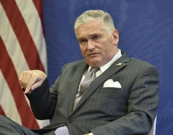 Fost ambasador al SUA Romania a actionat corect neadoptand intrarea in Consiliul Pacii Rusia este dusmanul iar