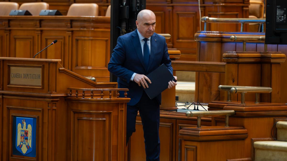Marile reforme raman blocate Pierderile companiilor de stat sunt de patru ori mai mari decat