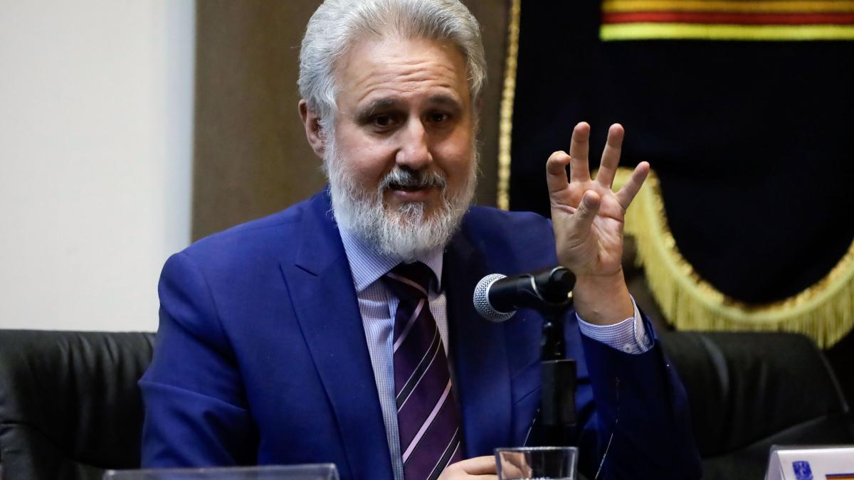 Omul pe care Nicusor Dan il propune pentru SIE interviu exclusiv de la ora 21 Marius Lazurca vine la Antena