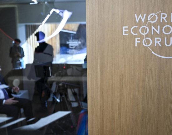 Surse Nicusor Dan nu participa la Davos