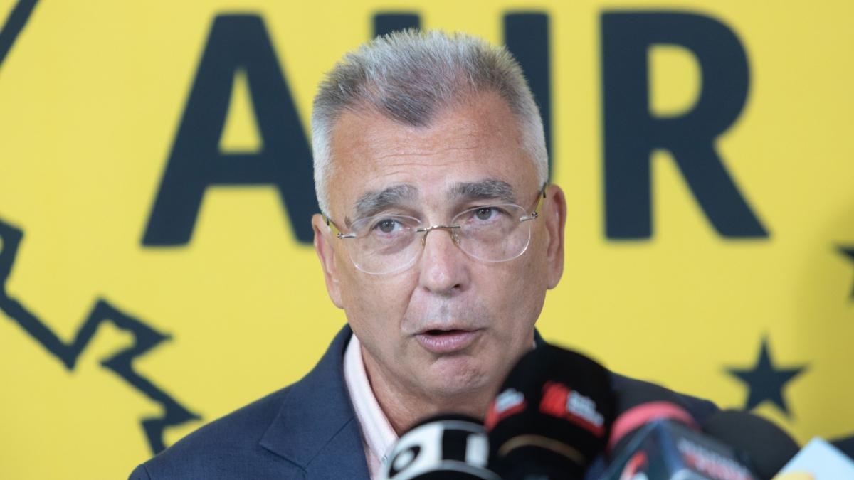 AUR a anuntat ca va depune motiunea de cenzura in perioada in care PSD intentioneaza sa darame Guvernul