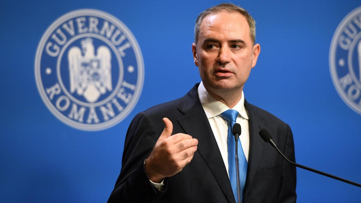 Alexandru Nazare, înainte de dezbaterile din Parlament pe legea bugetului: Nu se votează doar un buget,... 1 Alexandru Nazare nainte de dezbaterile din Parlament pe legea bugetului Nu se voteaza doar un buget