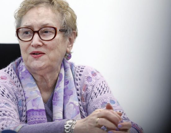 Avocatul Poporului a reclamat CCR in legatura cu OUG care impune reduceri de 10 in administratia publica