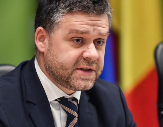 Ciucu afirma ca telefonul sau suna in draci din cauza eliminarii parcarilor ilegale de pe trotuar