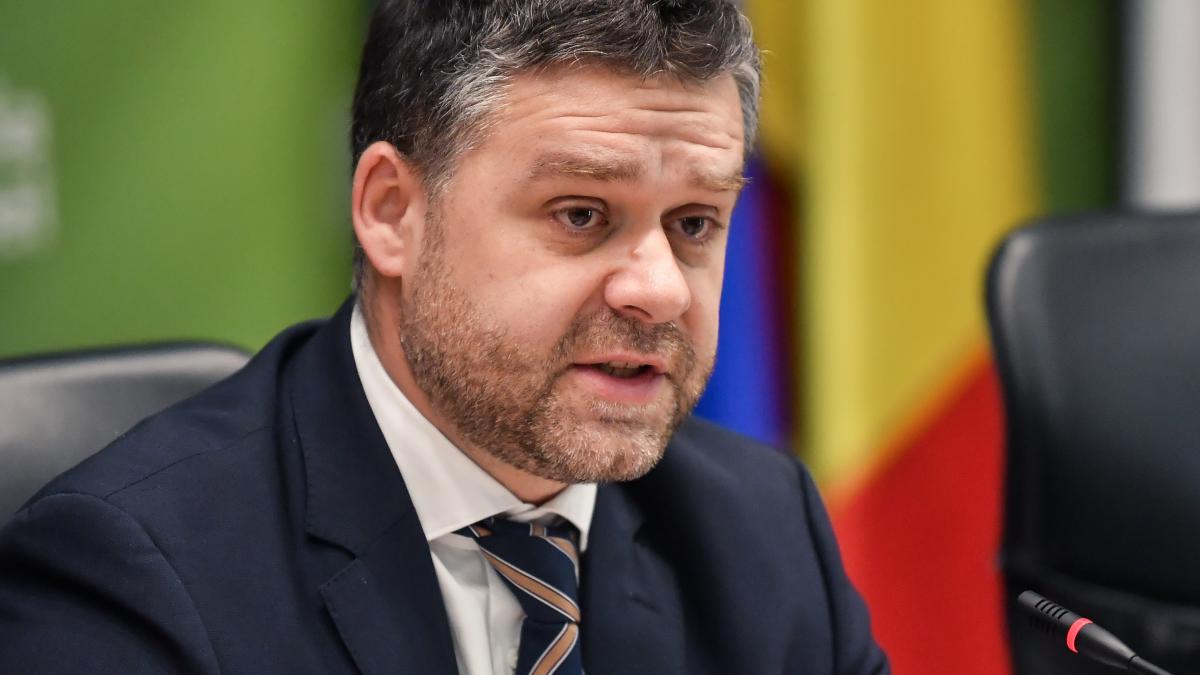 Ciucu afirma ca telefonul sau suna in draci din cauza eliminarii parcarilor ilegale de pe trotuar