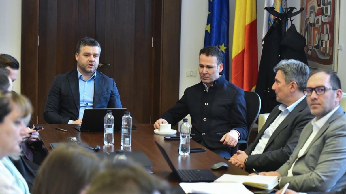 Ciucu și Negoiță au purtat discuții privind noi pasaje rutiere în Sectorul 3. Unde ar putea fi realizate acestea? 1 Ciucu si Negoiata au purtat discutii privind noi pasaje rutiere in Sectorul 3 Unde ar putea fi realizate acestea